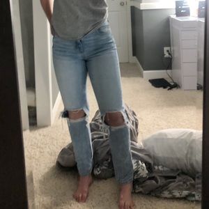 American Eagle Mom Jean